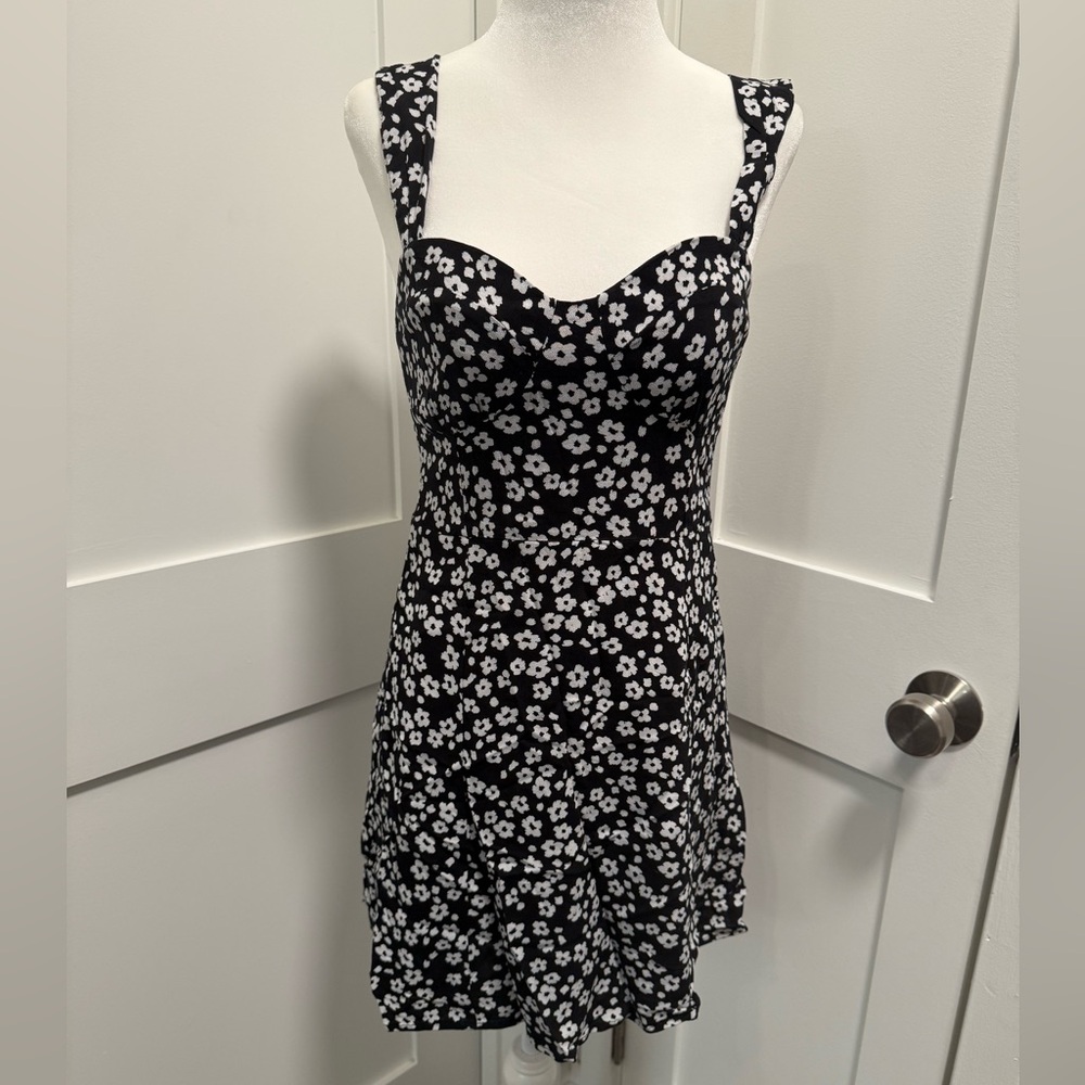 GAP Black and White Floral Mini Dress